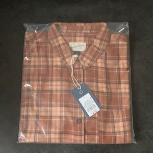 Men’s dress shirt.💵